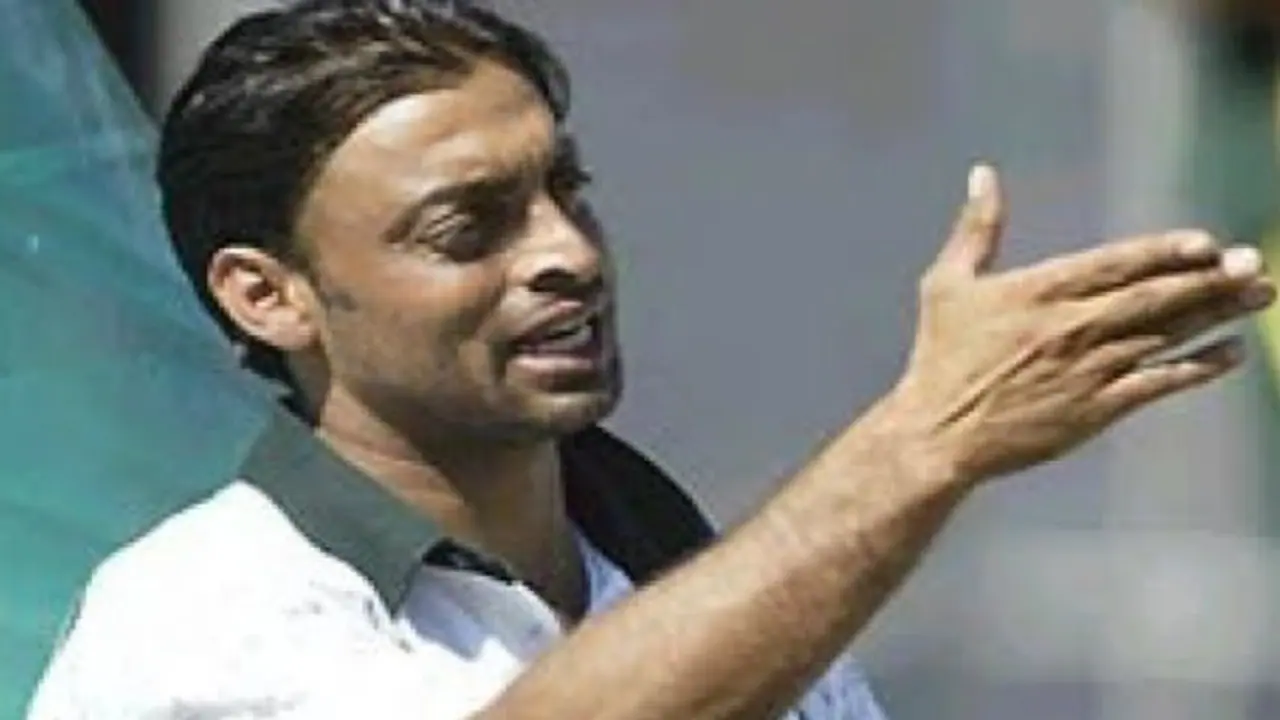 ரன்னே ஓட முடியாத அளவுக்கு பெரிய தொப்பை.. திறமையான பேட்ஸ்மேனை விளாசிய அக்தர் ரன்னே ஓட முடியாத அளவுக்கு பெரிய தொப்பை.. திறமையான பேட்ஸ்மேனை விளாசிய அக்தர்