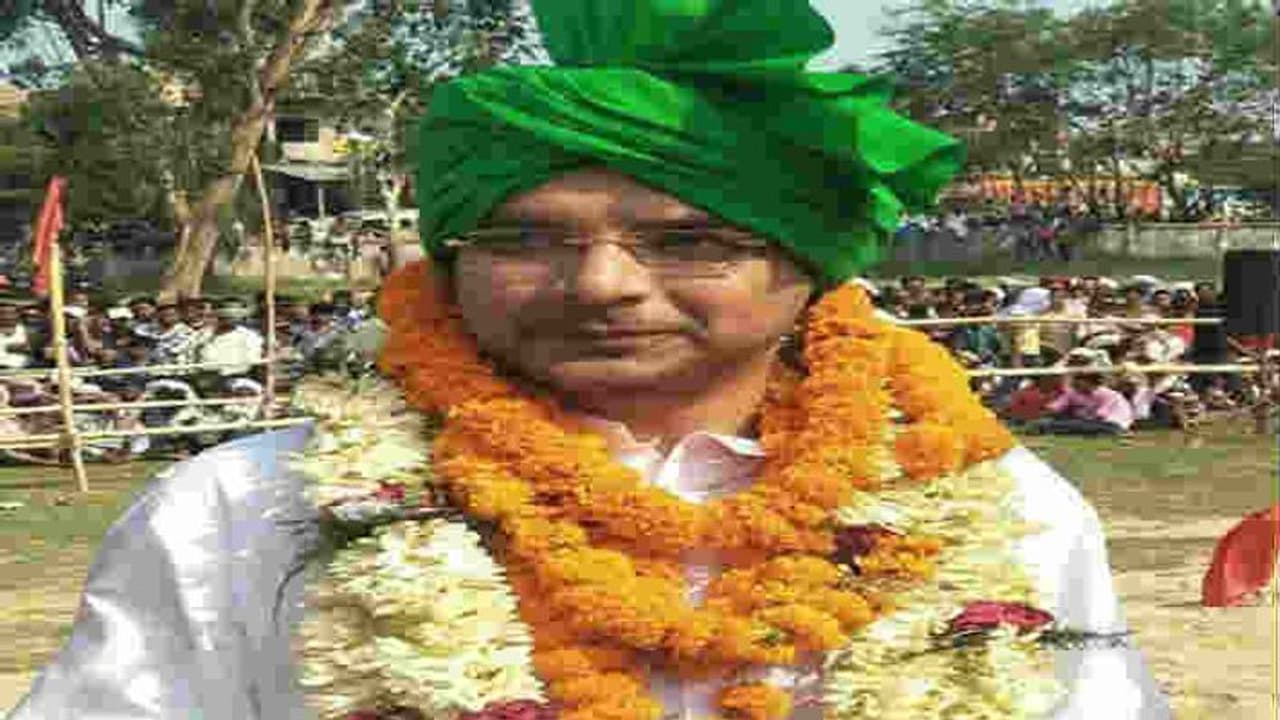 RJD में बगावत, तेजस्वी यादव के दावे को झुठलाते हुए पार्टी MLA ने नीतीश कुमार की रैली को बताया हिट RJD में बगावत, तेजस्वी यादव के दावे को झुठलाते हुए पार्टी MLA ने नीतीश कुमार की रैली को बताया हिट