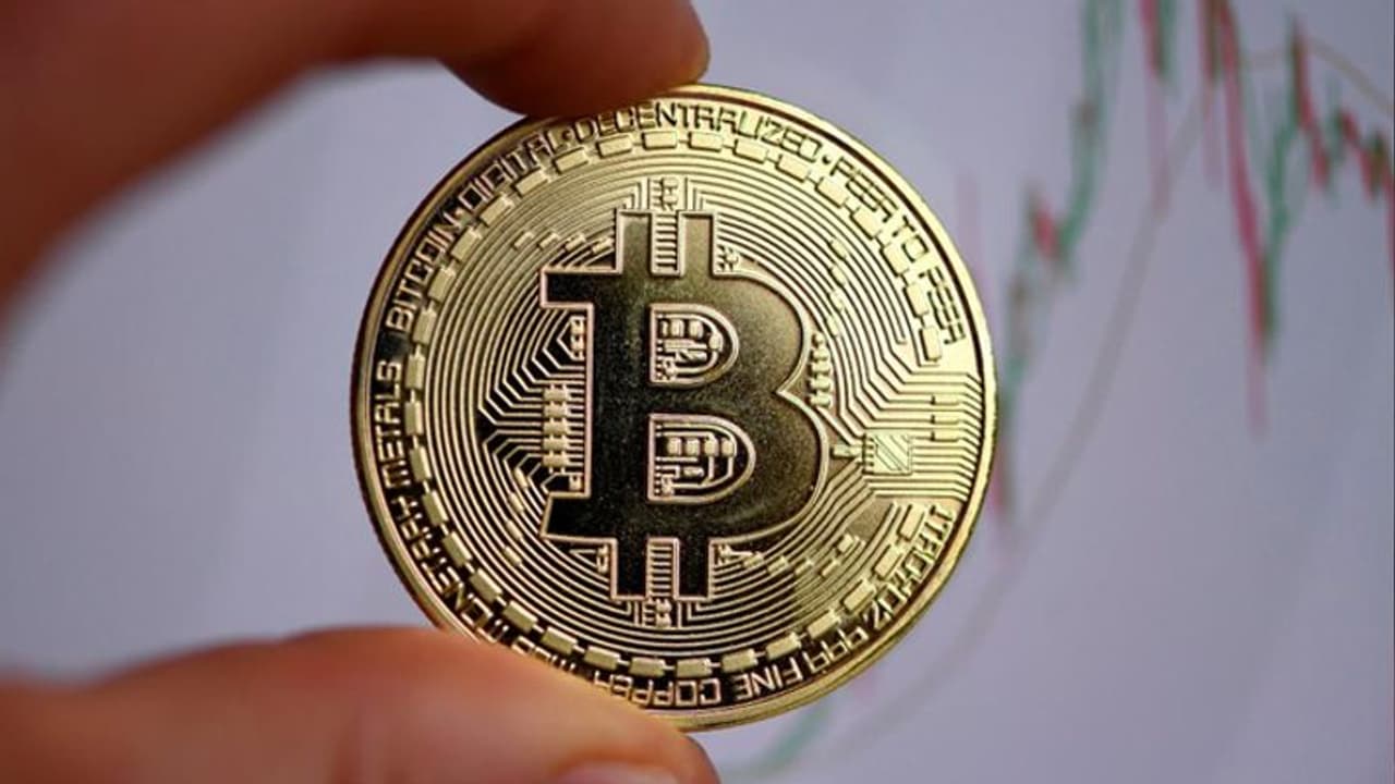 क्रिप्टोकरेंसी पर पर सुप्रीम कोर्ट का बड़ा फैसला, अब भारत में होगा Bitcoin का इस्तेमाल क्रिप्टोकरेंसी पर पर सुप्रीम कोर्ट का बड़ा फैसला, अब भारत में होगा Bitcoin का इस्तेमाल