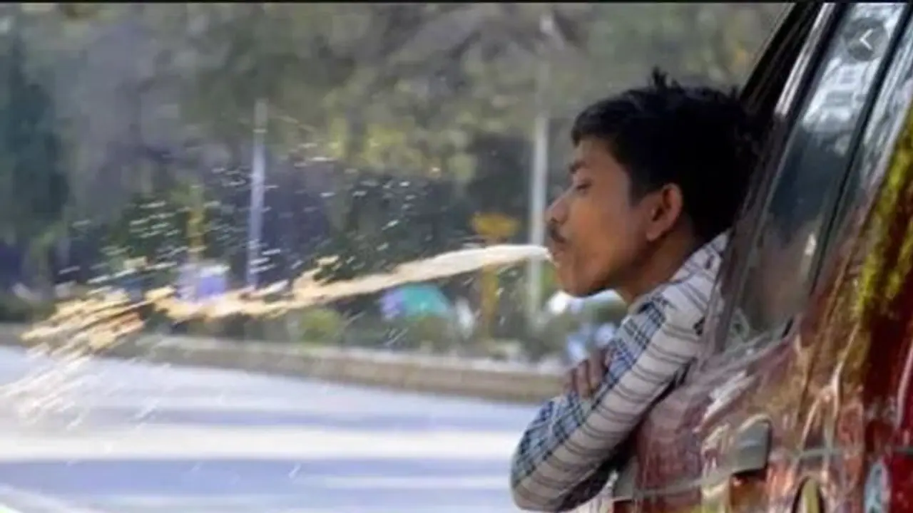 Don't you dare to spit in public, pay up to Rs 1,000 fine in Noida Don't you dare to spit in public, pay up to Rs 1,000 fine in Noida