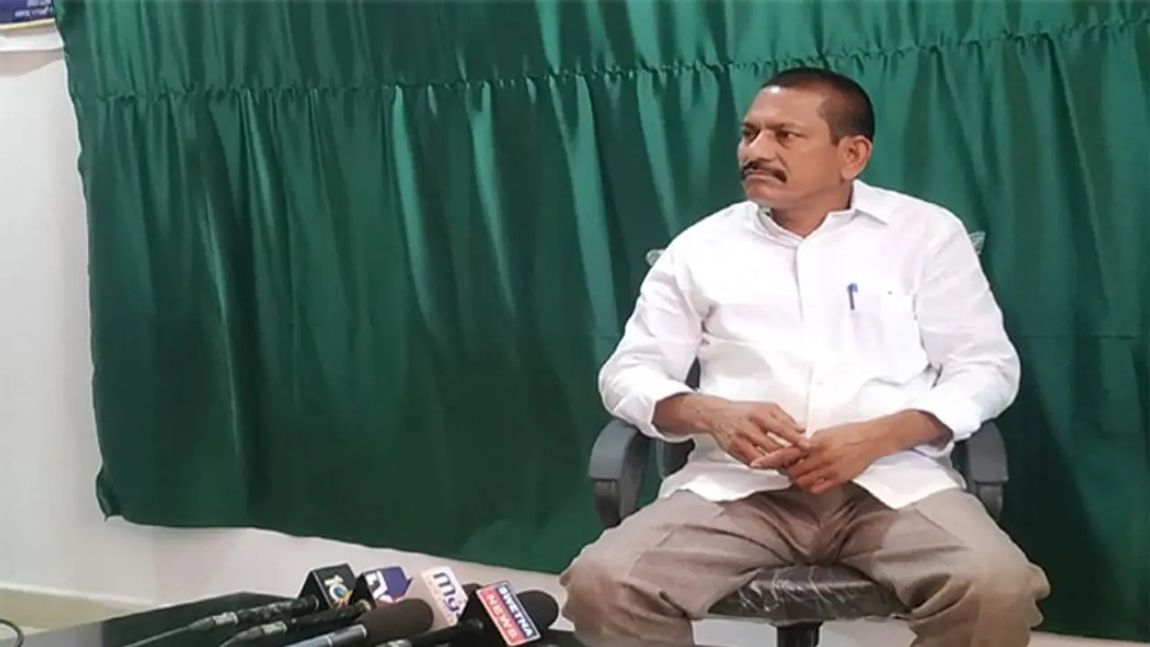 ప్రగతిభవన్ ల కూర్చొనే భూకబ్జా పనులు... టీఆర్ఎస్ ఎమ్మెల్యే బెదిరింపులు: దాసరి భూమయ్య (వీడియో) ప్రగతిభవన్ ల కూర్చొనే భూకబ్జా పనులు... టీఆర్ఎస్ ఎమ్మెల్యే బెదిరింపులు: దాసరి భూమయ్య (వీడియో)