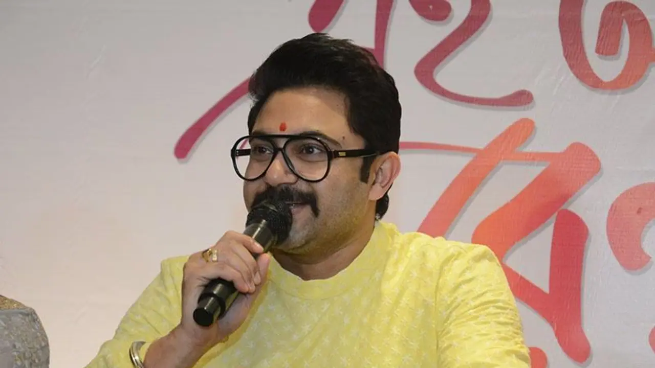 দাঁতে দাঁত চাপা লড়াই, বড়জোড়ার অতীত ভুলতে মরিয়া চণ্ডীপুরের রুপোলি পর্দার প্রার্থী 'সোহম' দাঁতে দাঁত চাপা লড়াই, বড়জোড়ার অতীত ভুলতে মরিয়া চণ্ডীপুরের রুপোলি পর্দার প্রার্থী 'সোহম'