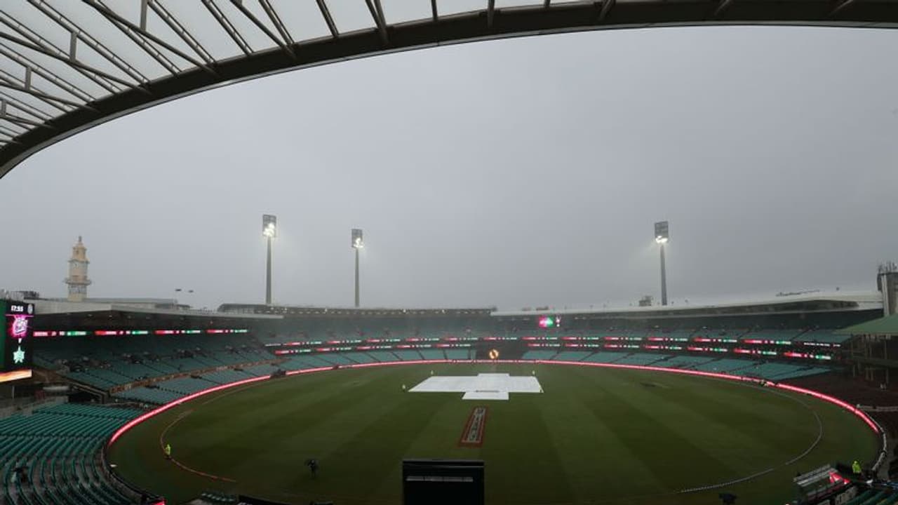 വനിതാ ടി20 ലോകകപ്പ്: സെമി ഫൈനലിന് മഴ ഭീഷണി, കളി മഴ കൊണ്ടുപോയാല്‍ ഫൈനലില്‍ എത്തുക ഈ ടീമുകള്‍