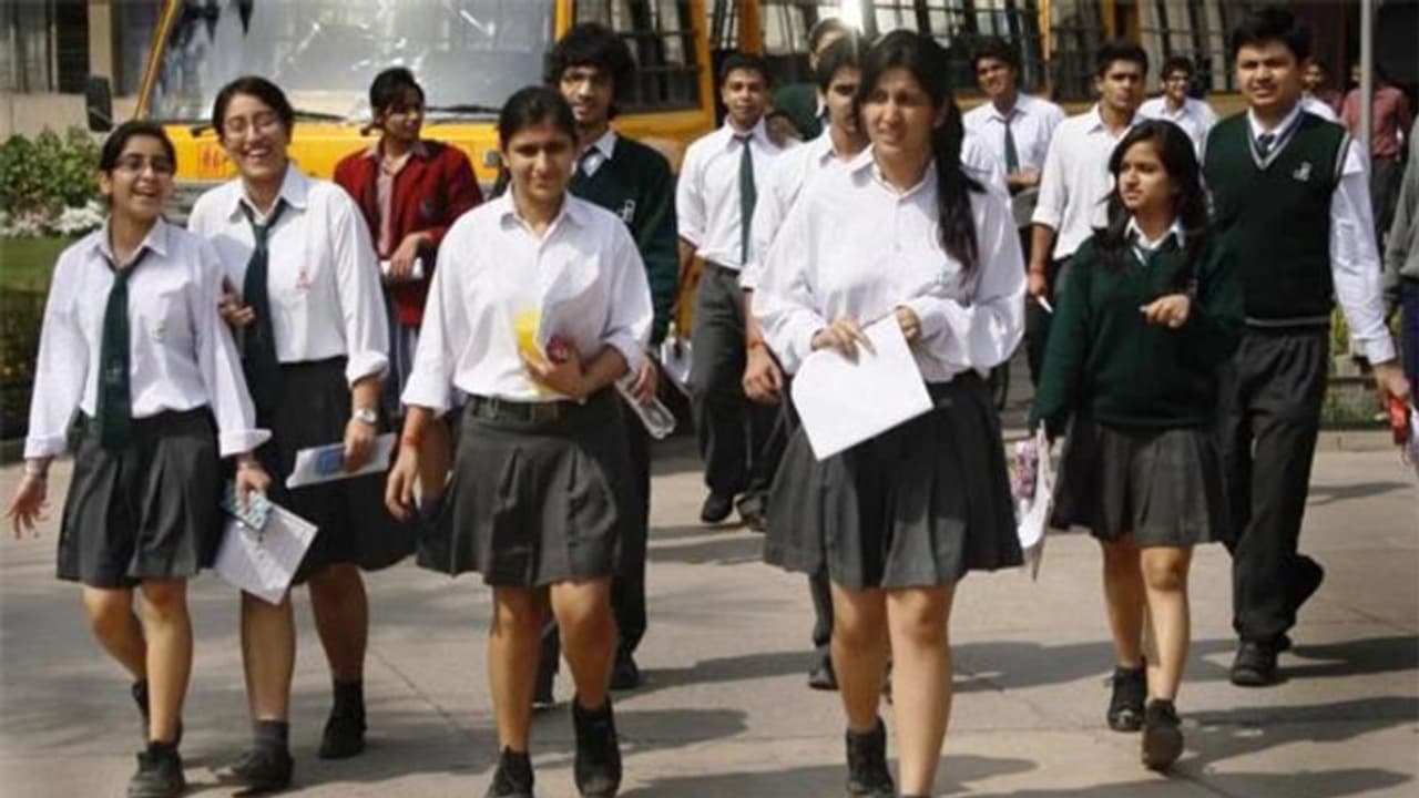 दिल्ली दंगा: प्रभावित इलाकों में 97% छात्र परीक्षा में हुए शामिल, CBSE ने जारी किया डाटा दिल्ली दंगा: प्रभावित इलाकों में 97% छात्र परीक्षा में हुए शामिल, CBSE ने जारी किया डाटा