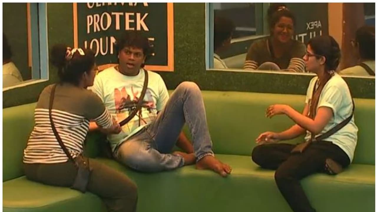 അശ്ലീല പരാമര്ശം, അമൃതയോടും അഭിരാമിയോടും ക്ഷമ പറഞ്ഞു പാഷാണം ഷാജി അശ്ലീല പരാമര്ശം, അമൃതയോടും അഭിരാമിയോടും ക്ഷമ പറഞ്ഞു പാഷാണം ഷാജി