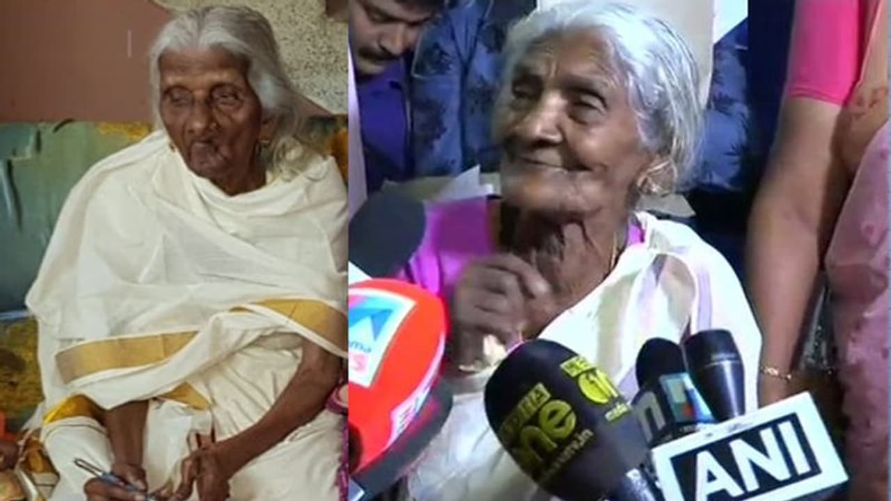 പഠിക്കാന്‍ പ്രായമൊരു വെല്ലുവിളിയല്ല; മലയാളി അമ്മൂമ്മമാര്‍ക്ക് രാഷ്ട്രത്തിന്‍റെ ആദരം