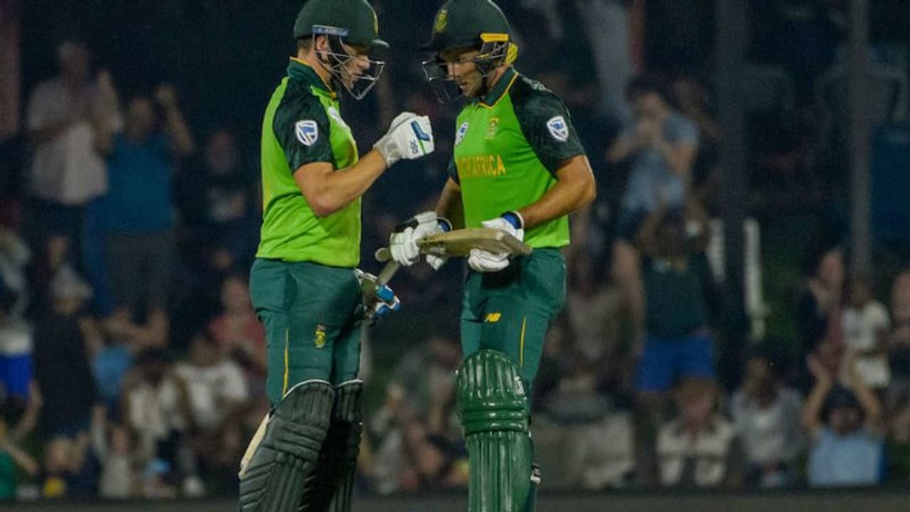 டி காக் டக் அவுட்.. ஆனாலும் ஆஸ்திரேலியாவை வீழ்த்தி தென்னாப்பிரிக்கா அபார வெற்றி.. ஆட்டநாயகர்கள் 2 பேர் டி காக் டக் அவுட்.. ஆனாலும் ஆஸ்திரேலியாவை வீழ்த்தி தென்னாப்பிரிக்கா அபார வெற்றி.. ஆட்டநாயகர்கள் 2 பேர்