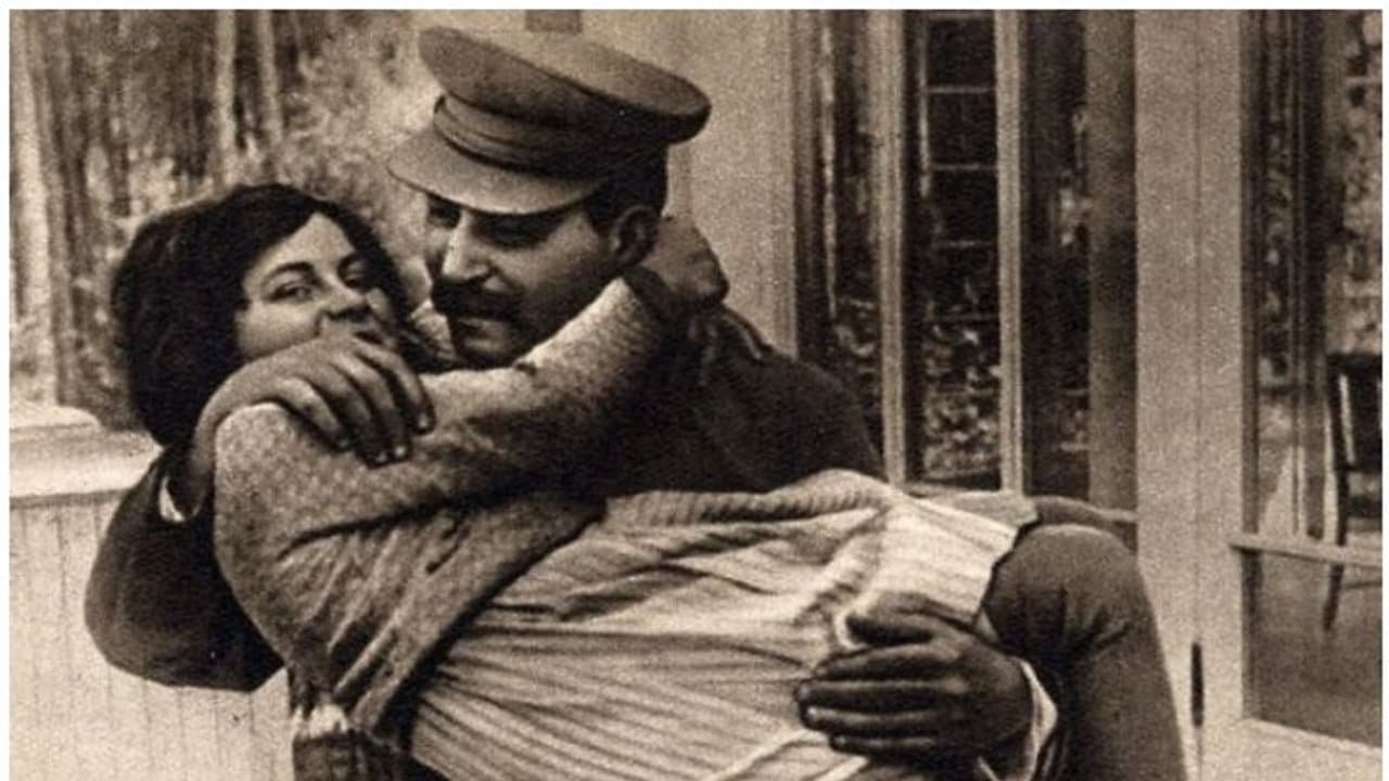 മകളുടെ മുടിക്ക് കുത്തിപ്പിടിച്ച അച്ഛൻ, സ്റ്റാലിൻ എന്ന പച്ചമനുഷ്യന്റെ ജീവിതം, മരണം മകളുടെ മുടിക്ക് കുത്തിപ്പിടിച്ച അച്ഛൻ, സ്റ്റാലിൻ എന്ന പച്ചമനുഷ്യന്റെ ജീവിതം, മരണം