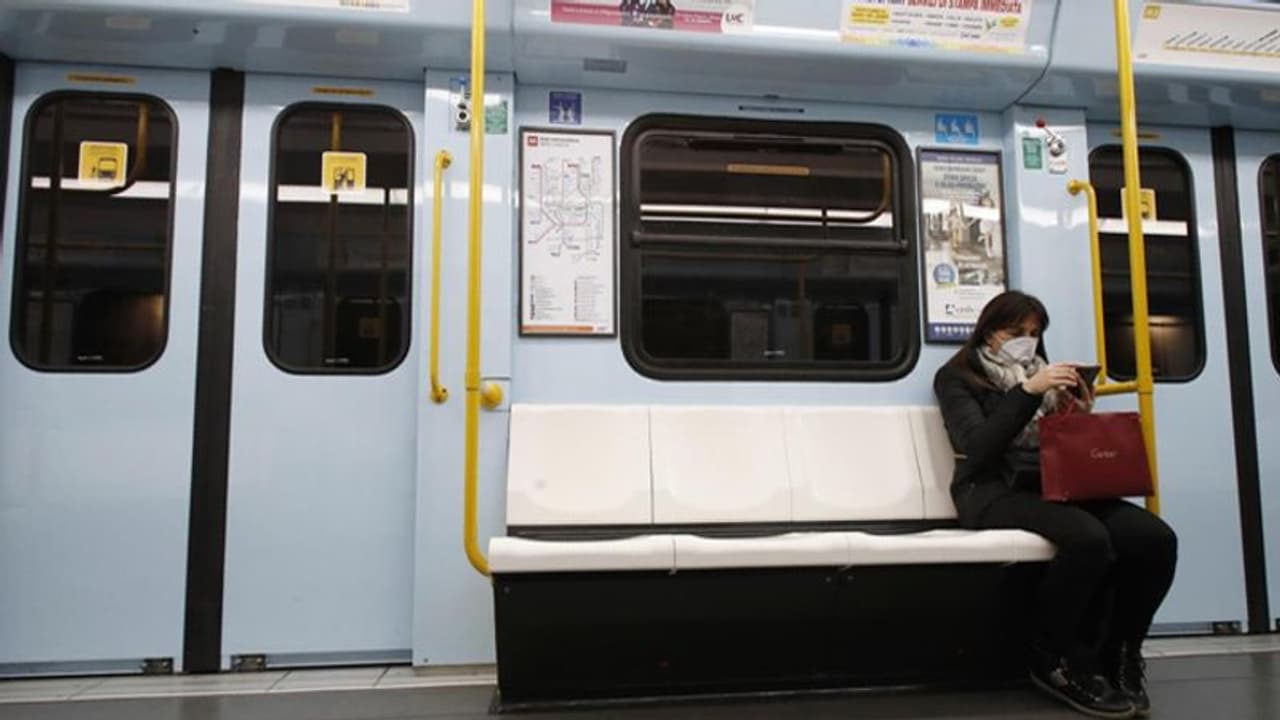 कोरोना वायरस से दुनिया भर में करीब 30 करोड़ छात्रों की पढ़ाई पर हुआ असर, 80 देशों फैला वायरस कोरोना वायरस से दुनिया भर में करीब 30 करोड़ छात्रों की पढ़ाई पर हुआ असर, 80 देशों फैला वायरस