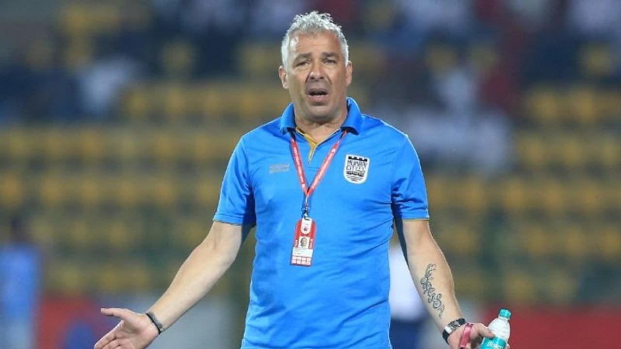 ഐഎസ്എല്: പരിശീലകനെ മുംബൈ സിറ്റി പുറത്താക്കി ഐഎസ്എല്: പരിശീലകനെ മുംബൈ സിറ്റി പുറത്താക്കി