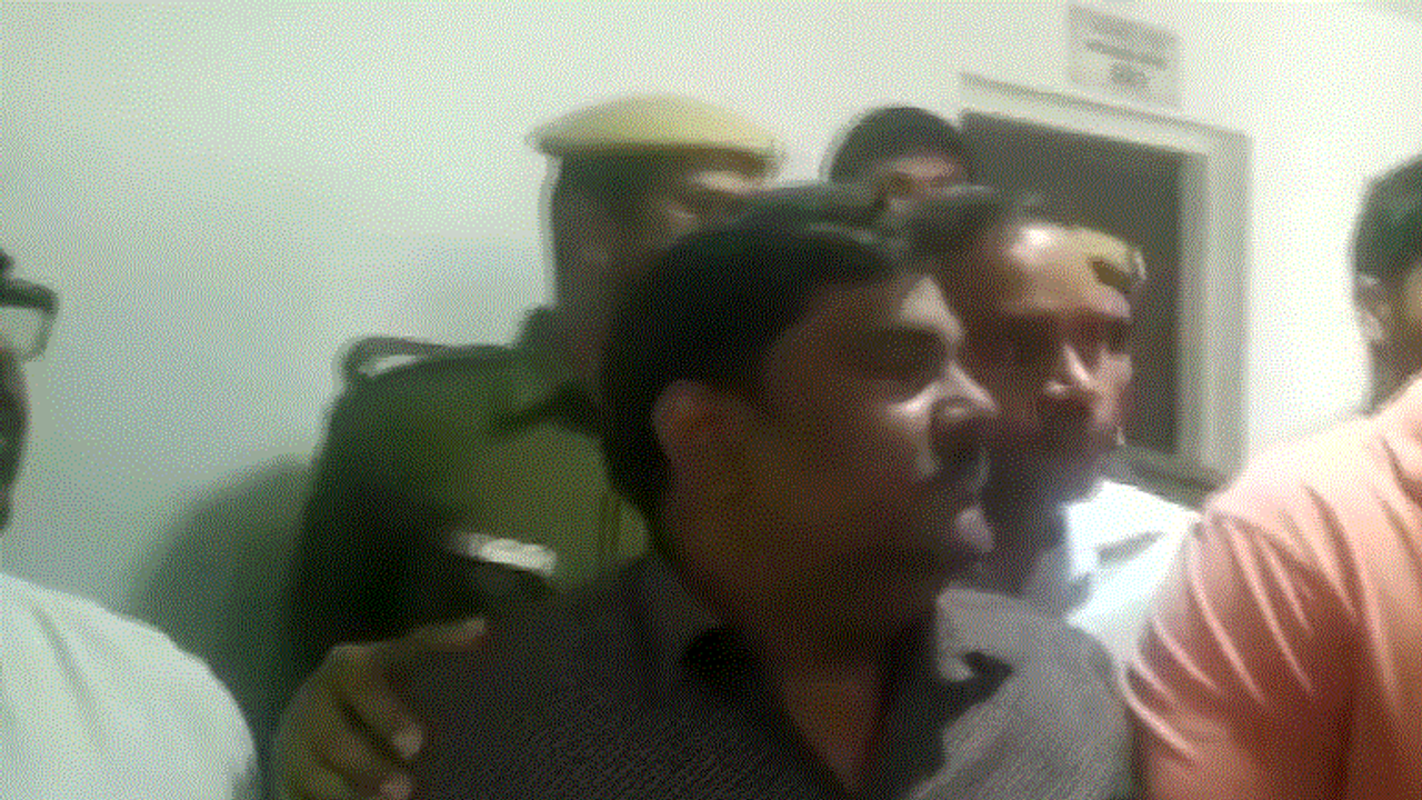 पुलिस के हत्थे चढ़ा दिल्ली दंगों का दोषी ताहिर, कोर्ट ने खारिज की जमानत याचिका