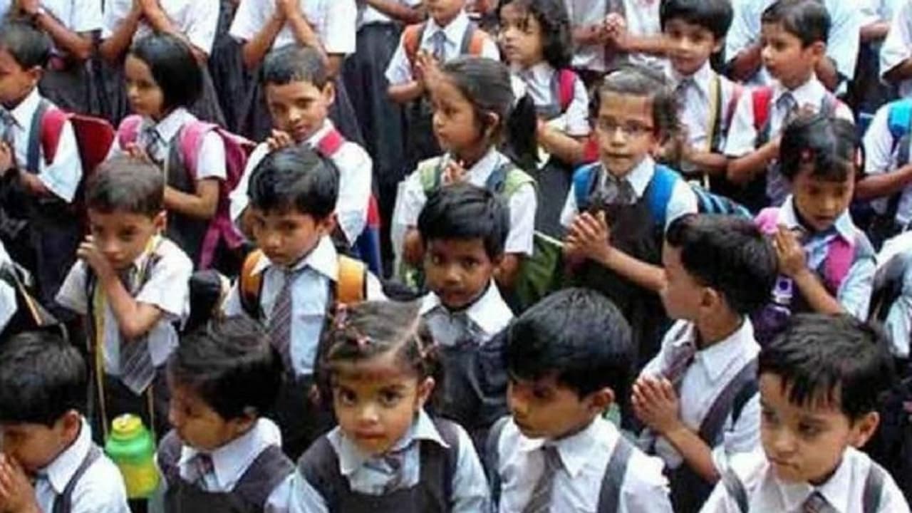 ಕೊರೋನಾ ಎಫೆಕ್ಟ್: ಸರ್ಕಾರಿ ಶಾಲೆಗಳತ್ತ ಪಾಲಕರ ಚಿತ್ತ