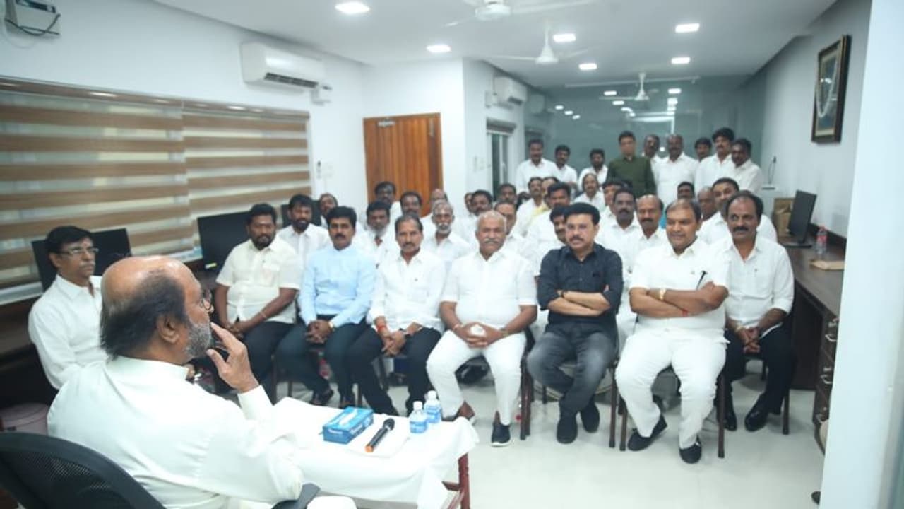 Exclusive:மற்ற கட்சிக்காரர்கள் நம்மை அசிங்கப்படுத்திடக்கூடாது.. அங்குலம் அங்குலமாக ரஜினி போடும் அரசியல் கணக்கு