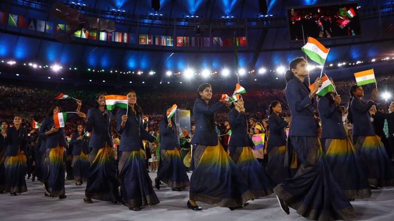 ഒളിംപിക്സ് ഉദ്ഘാടനച്ചടങ്ങില്‍ ഇനി രാജ്യത്തിന്റെ പതാക വഹിക്കുക പുരുഷ വനിതാ താരങ്ങള്‍ ഒരുമിച്ച്