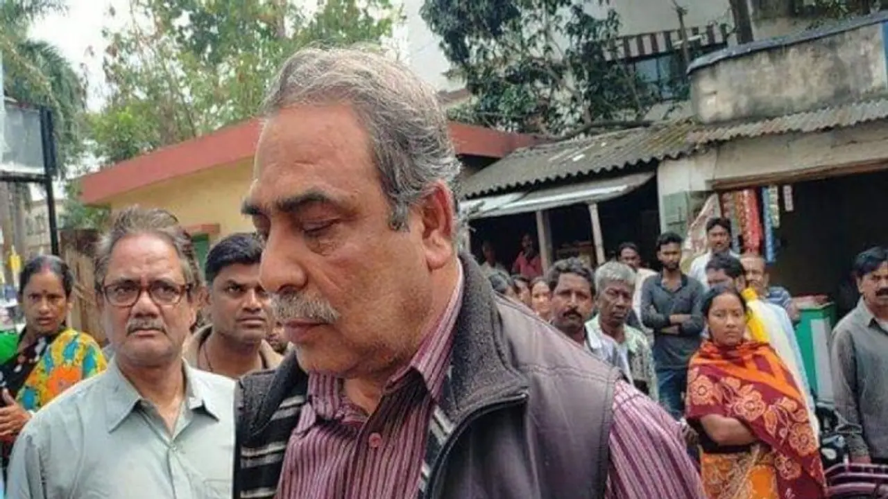 সাদা কাগজে সই করিয়ে ৫ লক্ষ টাকা 'আত্মসাৎ', বর্ধমানে গ্রেফতার তৃণমূল নেতা