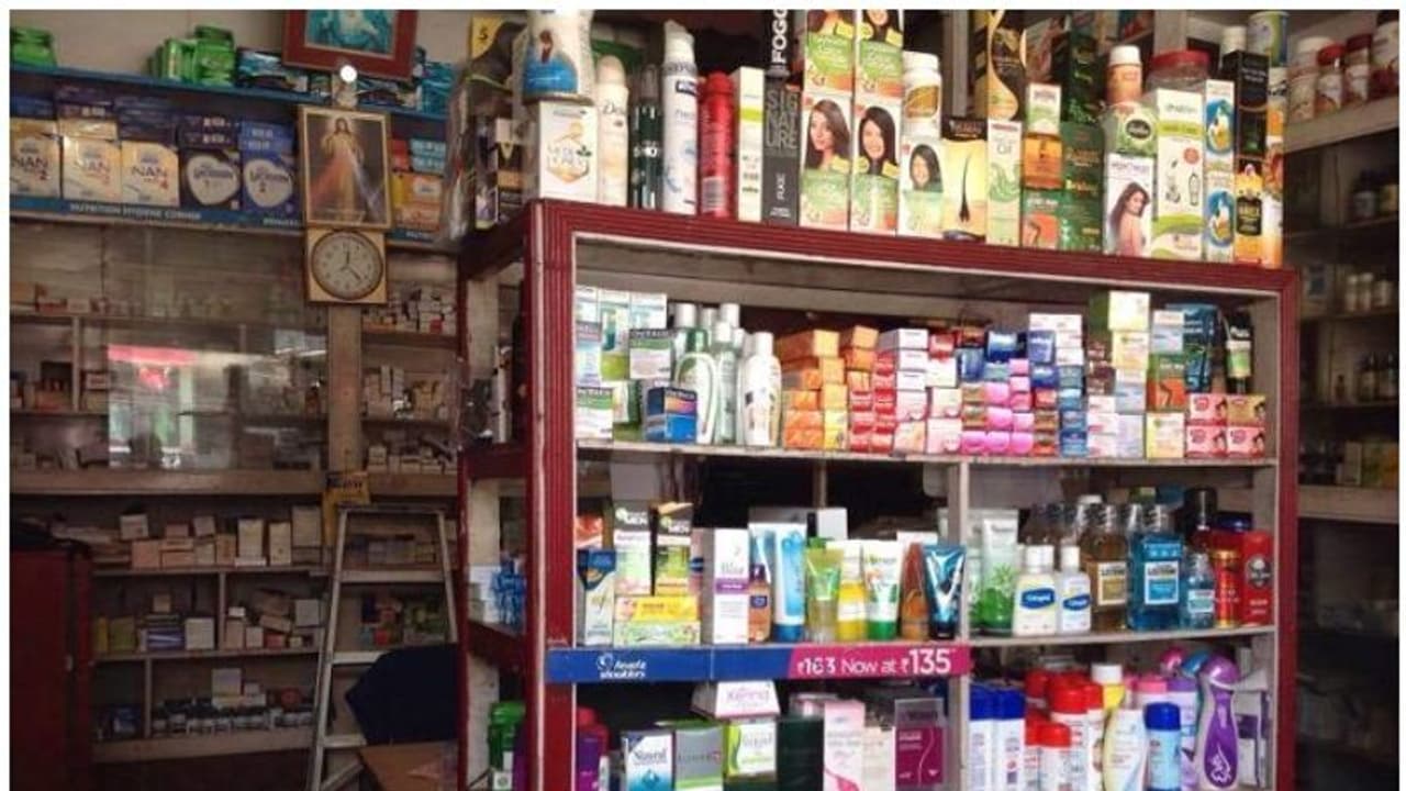 കാരുണ്യയിൽ ഫാർമസിസ്റ്റ്; നിയമനം കരാർ അടിസ്ഥാനത്തിൽ; ശമ്പളം 16000