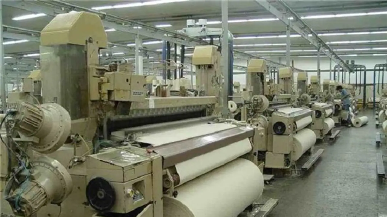 Murshidabad Powerloom জেলার পাওয়ারলুমে তৈরি হবে পড়ুয়াদের পোশাক, সিদ্ধান্ত নবান্নের