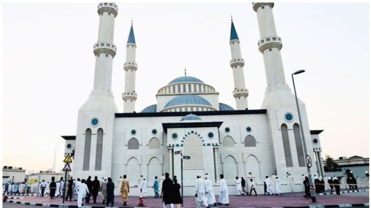 കൊറോണ; യുഎഇയില് ജുമുഅ നമസ്കാരം 10 മിനിറ്റിലധികം ദീര്ഘിപ്പിക്കരുതെന്ന് നിര്ദേശം കൊറോണ; യുഎഇയില് ജുമുഅ നമസ്കാരം 10 മിനിറ്റിലധികം ദീര്ഘിപ്പിക്കരുതെന്ന് നിര്ദേശം