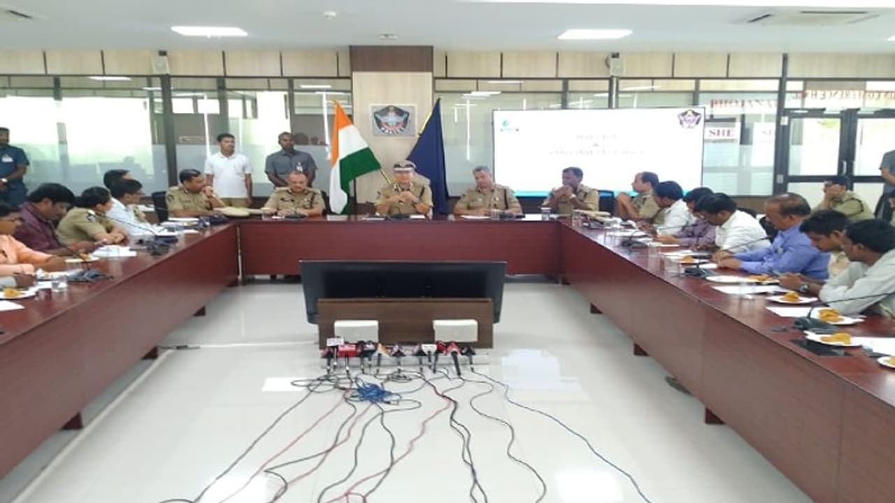 మహిళా భద్రత కోసం... ఆ లోపాలను సరిదిద్దేందుకే కొత్త చట్టం: ఏపి డిజిపి మహిళా భద్రత కోసం... ఆ లోపాలను సరిదిద్దేందుకే కొత్త చట్టం: ఏపి డిజిపి