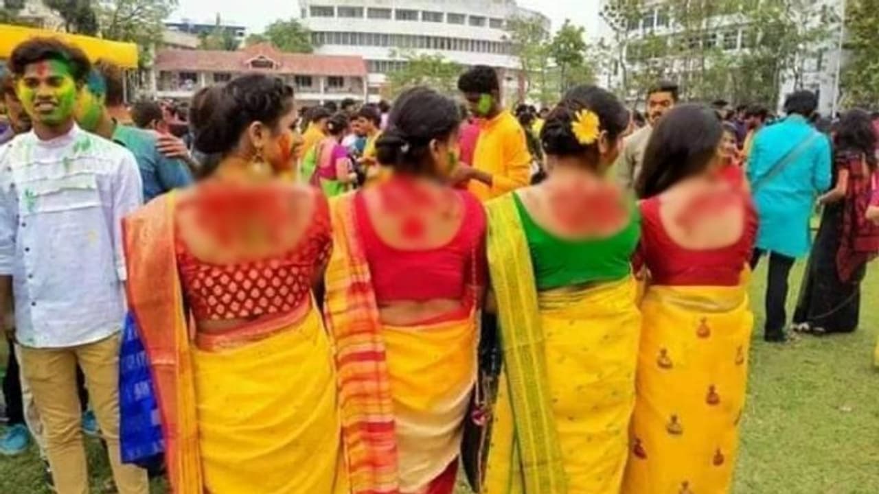 রবীন্দ্রভারতীর বসন্ত উৎসব ঘিরে বিতর্ক, অশ্লীল শব্দ তরুণীর উন্মুক্ত পিঠে রবীন্দ্রভারতীর বসন্ত উৎসব ঘিরে বিতর্ক, অশ্লীল শব্দ তরুণীর উন্মুক্ত পিঠে