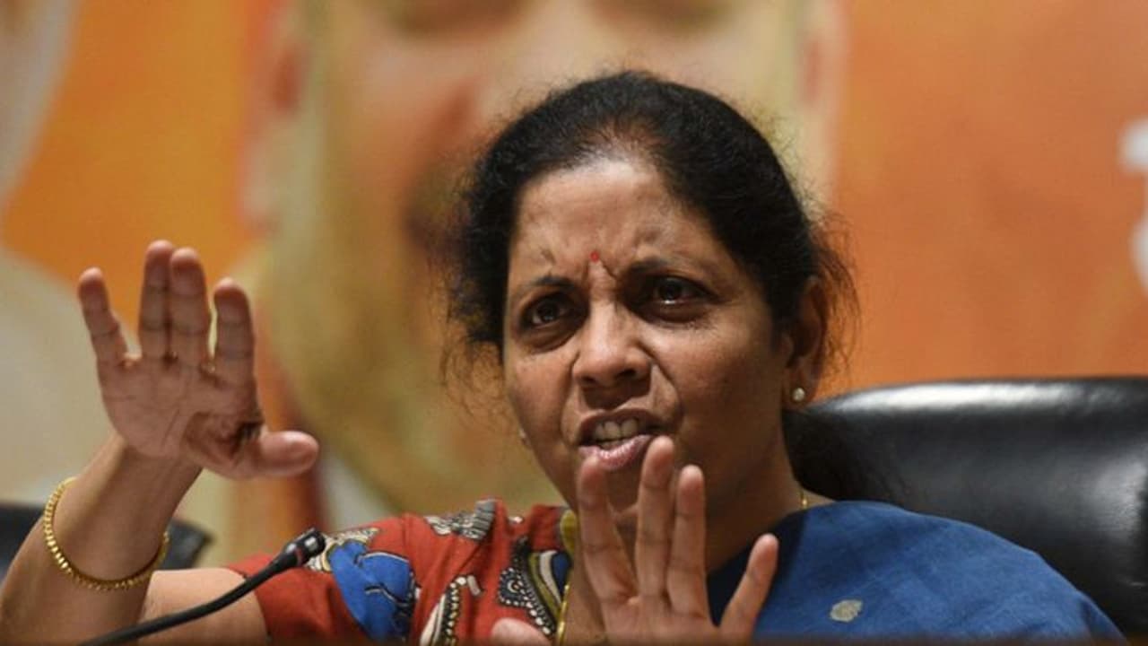 ಎಸ್‌ಬಿಐ ಹೃದಯಹೀನ ಬ್ಯಾಂಕ್‌: ನಿರ್ಮಲಾ ಕಿಡಿ!