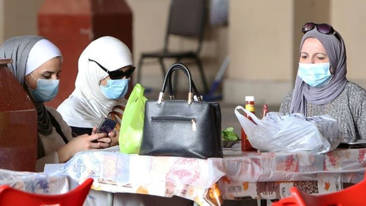 കുവൈത്തില് 17 പേര്ക്ക് കൂടി കൊവിഡ്; രണ്ട് ഇന്ത്യക്കാര്ക്കും രോഗം കുവൈത്തില് 17 പേര്ക്ക് കൂടി കൊവിഡ്; രണ്ട് ഇന്ത്യക്കാര്ക്കും രോഗം