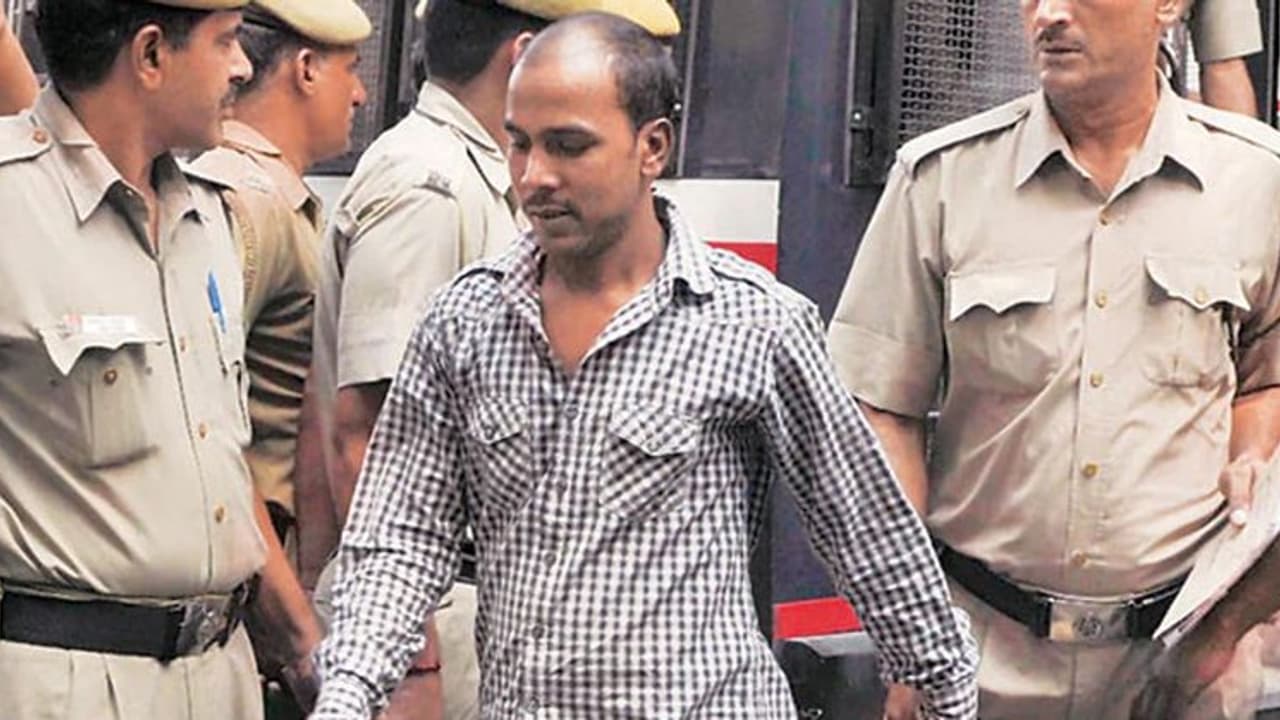 क्या जुलाई 2021 तक निर्भया के दोषियों को नहीं होगी फांसी? बलात्कारियों ने तो ऐसी ही कोशिश की है क्या जुलाई 2021 तक निर्भया के दोषियों को नहीं होगी फांसी? बलात्कारियों ने तो ऐसी ही कोशिश की है