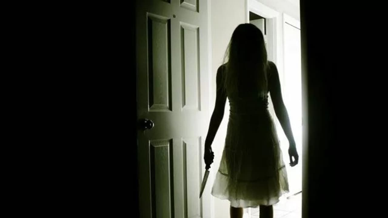 ಹುಡುಗರೇ ಎಚ್ಚರ.. ಬೈಕ್‌ನಲ್ಲಿ ತೆರಳುತ್ತಿದ್ದ ವೇಳೆ ಪ್ರಿಯಕರನ ಬೆನ್ನಿಗೆ ಇರಿದ ಪ್ರೇಯಸಿ!