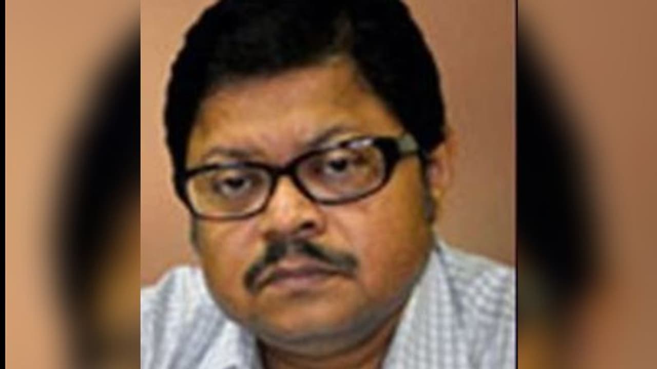 বেনজির অসভ্যতা, বিতর্কিত বসন্তোৎসবের দায় নিয়ে পদত্যাগ রবীন্দ্রভারতীর উপাচার্যের বেনজির অসভ্যতা, বিতর্কিত বসন্তোৎসবের দায় নিয়ে পদত্যাগ রবীন্দ্রভারতীর উপাচার্যের