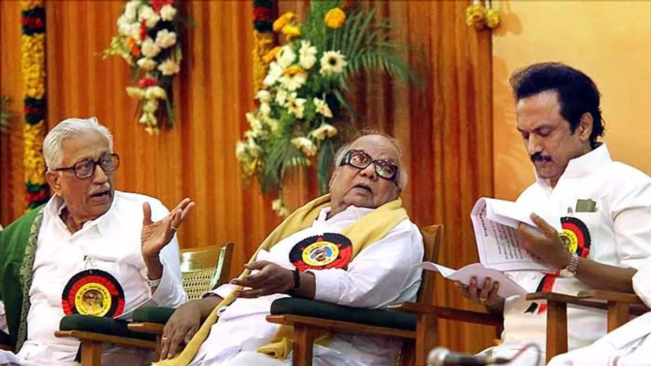 பெரியப்பாவும் மறைந்து விட்டார்.. என்ன சொல்லி தேற்றிக்கொள்வேன்..? கண்ணீருடன் கலங்கிய ஸ்டாலின்..!