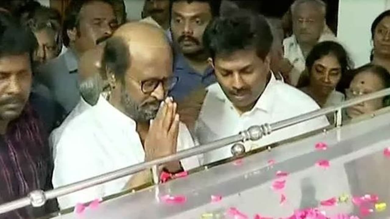 'அவர் சம்பாதித்தது மதிப்பும் மரியாதையும் தான்'..! அன்பழகனுக்கு நேரில் அஞ்சலி செலுத்திய ரஜினி..! 'அவர் சம்பாதித்தது மதிப்பும் மரியாதையும் தான்'..! அன்பழகனுக்கு நேரில் அஞ்சலி செலுத்திய ரஜினி..!