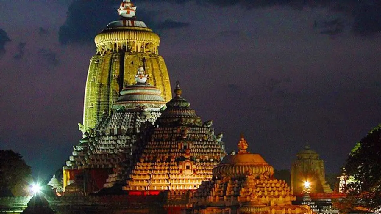 কখনও কম পড়ে না পুরীর মন্দিরের মহাপ্রসাদ, জানুন মন্দিরের এমনই কিছু বৈশিষ্ট্য