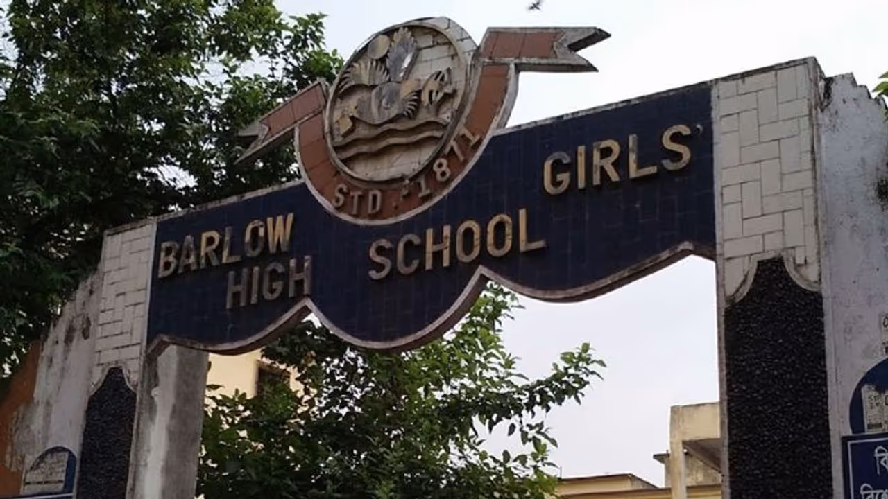 রবীন্দ্রভারতীর বিকৃত রবীন্দ্রসঙ্গীতের প্রভাব মালদহে, অশ্লীল শব্দে গান পোস্ট ছাত্রীদের রবীন্দ্রভারতীর বিকৃত রবীন্দ্রসঙ্গীতের প্রভাব মালদহে, অশ্লীল শব্দে গান পোস্ট ছাত্রীদের