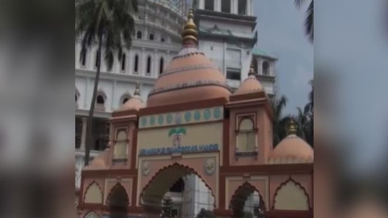 'অযথা আতঙ্কিত হবেন না', মায়াপুরে দোল উৎসবে মাতলেন চিনা পর্যটকরাও 'অযথা আতঙ্কিত হবেন না', মায়াপুরে দোল উৎসবে মাতলেন চিনা পর্যটকরাও