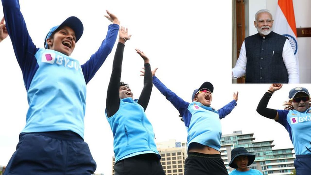 വനിതാ ടി20 ലോകകപ്പ് ഫൈനല്: മെല്ബണ് നീലക്കടലാകും; ടീം ഇന്ത്യക്ക് ആശംസയുമായി പ്രധാനമന്ത്രി വനിതാ ടി20 ലോകകപ്പ് ഫൈനല്: മെല്ബണ് നീലക്കടലാകും; ടീം ഇന്ത്യക്ക് ആശംസയുമായി പ്രധാനമന്ത്രി