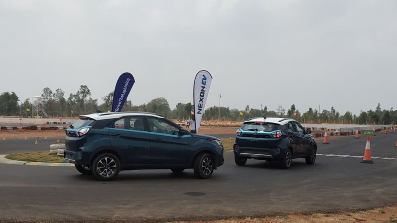 ഒന്നുംരണ്ടുമല്ല, മോട്ടോര്വാഹനവകുപ്പില് ചേര്ന്നത് ടാറ്റയുടെ 45 കരുത്തന്മാര്! ഒന്നുംരണ്ടുമല്ല, മോട്ടോര്വാഹനവകുപ്പില് ചേര്ന്നത് ടാറ്റയുടെ 45 കരുത്തന്മാര്!