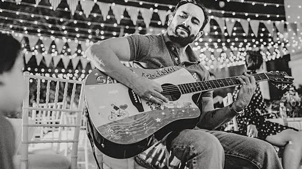 Kareena Kapoor Khan documents Saif Ali Khan's love for music with Instagram post Kareena Kapoor Khan documents Saif Ali Khan's love for music with Instagram post