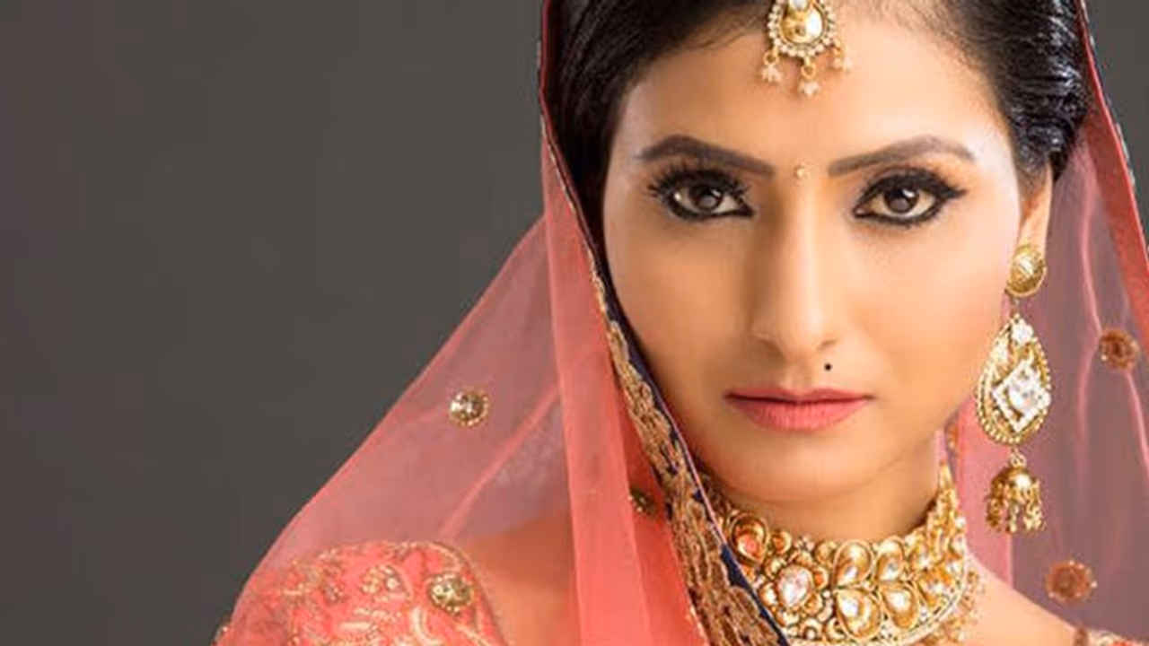 സ്ത്രീകളുടെ ശ്രദ്ധയ്ക്ക്; ചുണ്ടിന് മുകളിൽ മറുകുണ്ടോ, എങ്കിൽ ഒന്ന് ശ്രദ്ധിക്കൂ സ്ത്രീകളുടെ ശ്രദ്ധയ്ക്ക്; ചുണ്ടിന് മുകളിൽ മറുകുണ്ടോ, എങ്കിൽ ഒന്ന് ശ്രദ്ധിക്കൂ