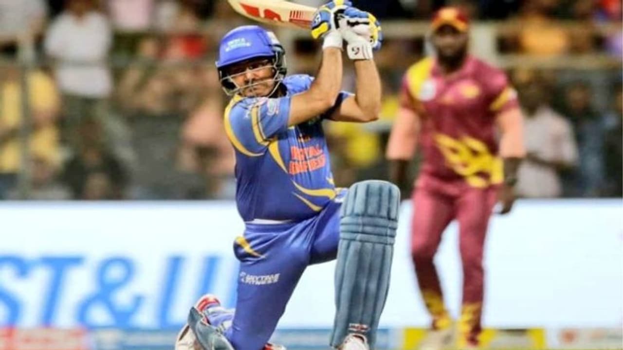 சேவாக் அதிரடி அரைசதம்.. வெஸ்ட் இண்டீஸ் லெஜண்ட்ஸை வீழ்த்தி இந்தியா லெஜண்ட்ஸ் அபார வெற்றி சேவாக் அதிரடி அரைசதம்.. வெஸ்ட் இண்டீஸ் லெஜண்ட்ஸை வீழ்த்தி இந்தியா லெஜண்ட்ஸ் அபார வெற்றி