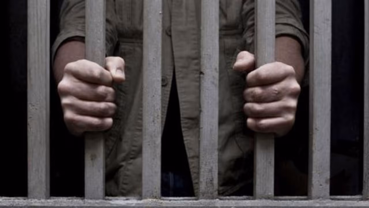 COVID 19: Interim bail denied – Delhi HC stops rape accused from stepping out to conduct last rites of father