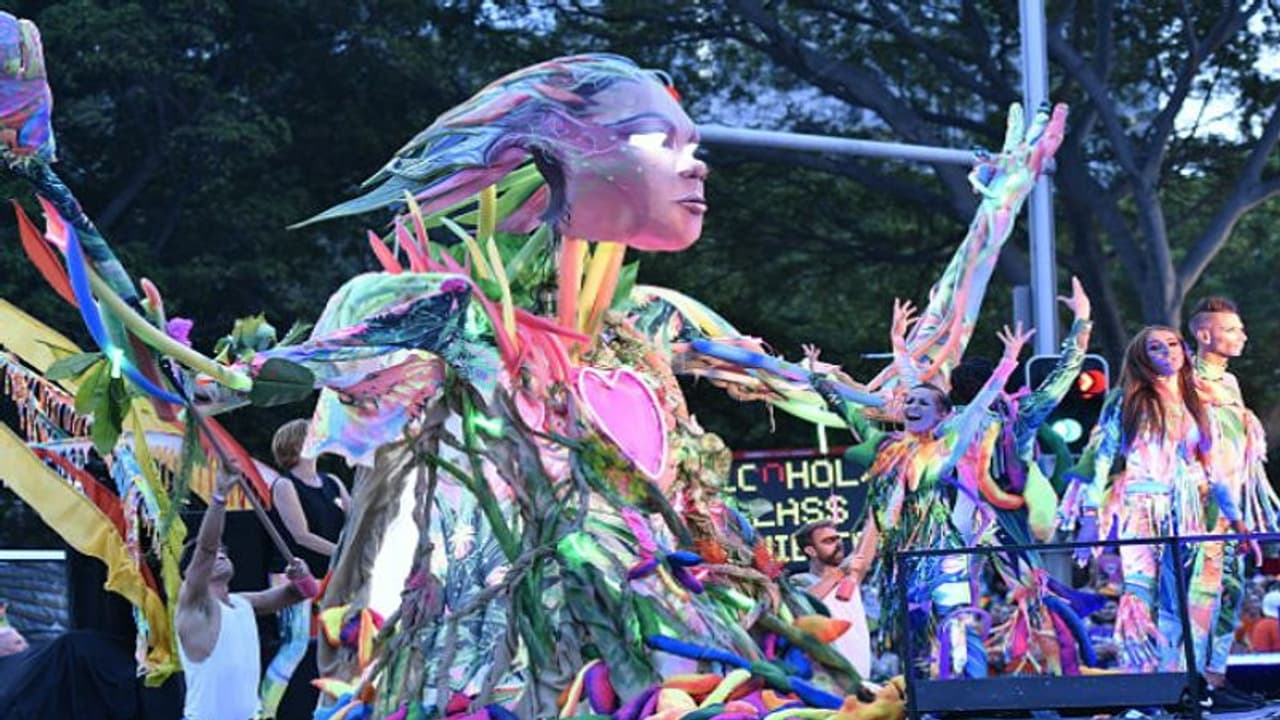 পুরুষ বর্জিত এক লেসবিয়ান সমাজ গড়ার স্বপ্ন, ৫০ বছর আগের এক অসামান্য কাহিনি পুরুষ বর্জিত এক লেসবিয়ান সমাজ গড়ার স্বপ্ন, ৫০ বছর আগের এক অসামান্য কাহিনি