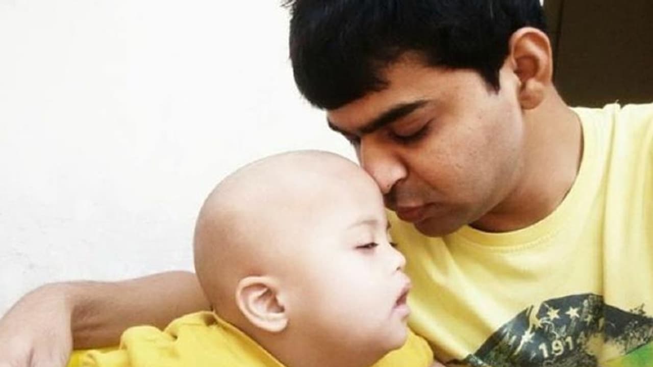 দেখা করুন পৃথিবীর "শ্রেষ্ঠ মা" এর সঙ্গে, তিনি হলেন পুনের বাসিন্দা আদিত্য তিওয়ারি