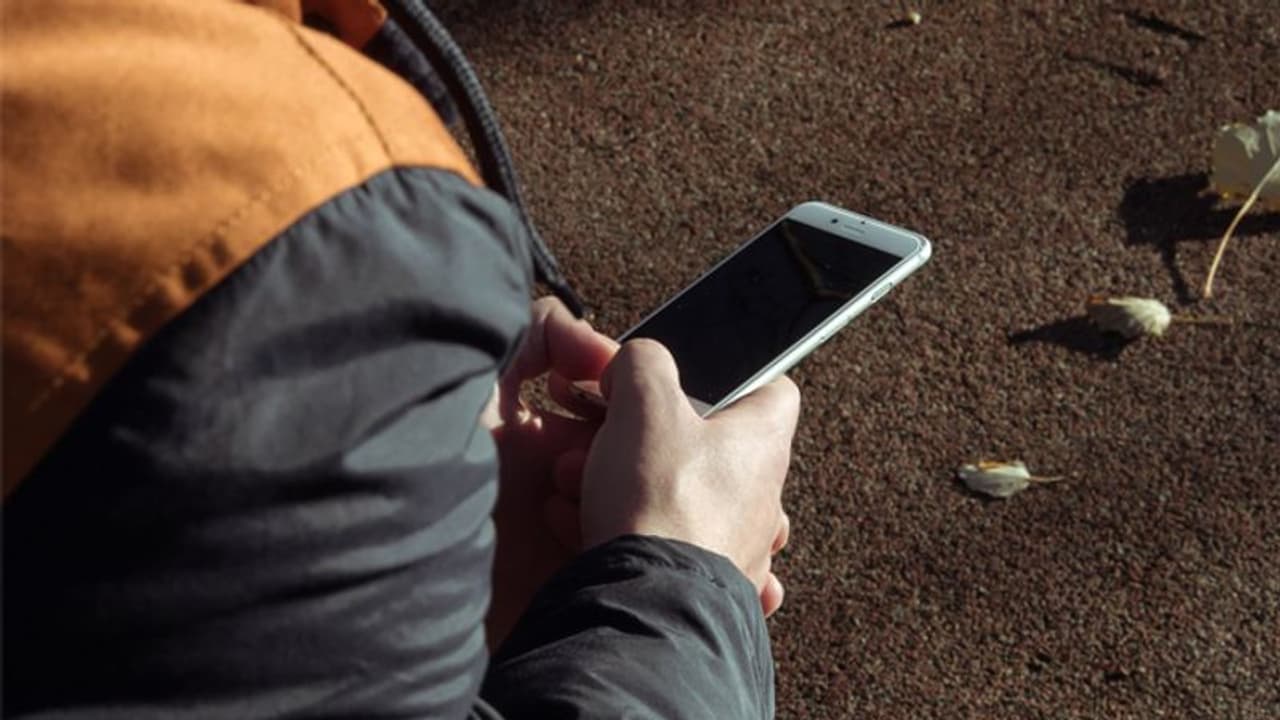 കൊവിഡ് 19: വീട്ടിലിരുന്ന് പഠിക്കാന്‍ സഹായവുമായി ആപ്പ്, വണ്‍ സ്റ്റാര്‍ നല്‍കി പണികൊടുത്ത് വിദ്യാര്‍ത്ഥികള്‍