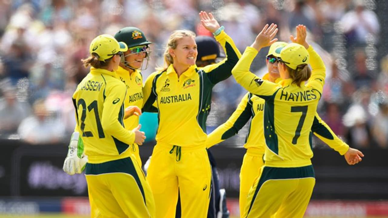 మహిళల టీ20 ప్రపంచకప్: ఫైనల్లో భారత్ చిత్తు చిత్తు, ఐదోసారి విశ్వవిజేతగా ఆసీస్ మహిళల టీ20 ప్రపంచకప్: ఫైనల్లో భారత్ చిత్తు చిత్తు, ఐదోసారి విశ్వవిజేతగా ఆసీస్