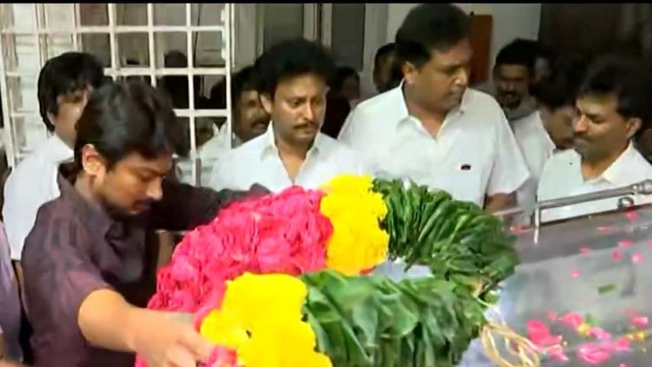 பேராசிரியர் தாத்தா.. உங்க உழைப்புக்கு நன்றி..! உருகிய உதயநிதி ஸ்டாலின்..! பேராசிரியர் தாத்தா.. உங்க உழைப்புக்கு நன்றி..! உருகிய உதயநிதி ஸ்டாலின்..!