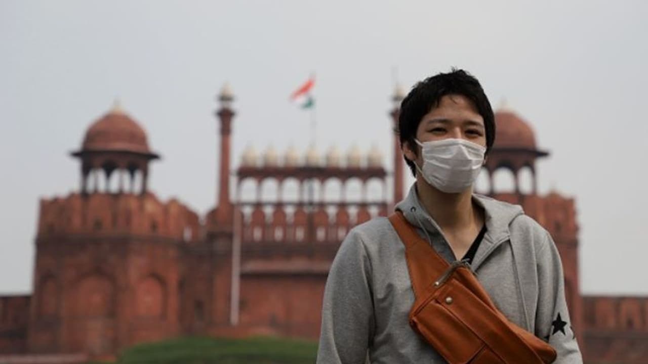 इटली कोरोना का कहर: एक ही दिन में 121 की मौत, सरकार ने घरों से बाहर निकलने में लगाई रोक