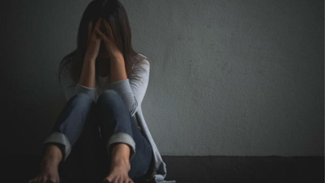 പുരോഗമനമെല്ലാം പുറത്ത്; സ്ത്രീകളുടെ കാര്യത്തിൽ അകത്തെ കഥ പഴയത് തന്നെ! പുരോഗമനമെല്ലാം പുറത്ത്; സ്ത്രീകളുടെ കാര്യത്തിൽ അകത്തെ കഥ പഴയത് തന്നെ!