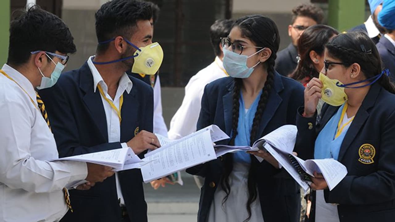 కేరళలో మరో ఐదుగురికి కరోనా: భారత్లో 39కి చేరిన బాధితులు కేరళలో మరో ఐదుగురికి కరోనా: భారత్లో 39కి చేరిన బాధితులు