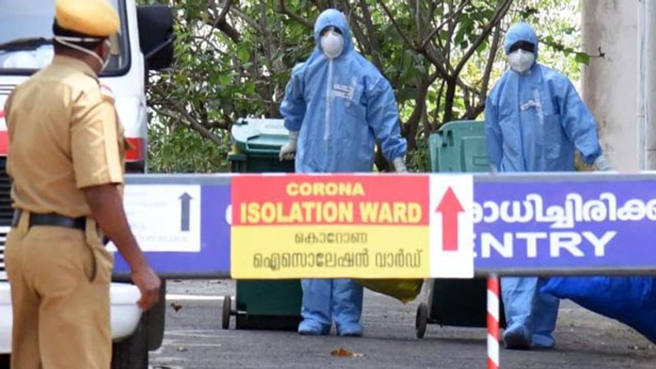 കോവിഡ് 19: റാന്നി സ്വദേശികള്ക്കൊപ്പം വിമാനത്തിലുണ്ടായിരുന്ന 11 പേര് തൃശൂര് ജില്ലയിൽ നിരീക്ഷണത്തില് കോവിഡ് 19: റാന്നി സ്വദേശികള്ക്കൊപ്പം വിമാനത്തിലുണ്ടായിരുന്ന 11 പേര് തൃശൂര് ജില്ലയിൽ നിരീക്ഷണത്തില്
