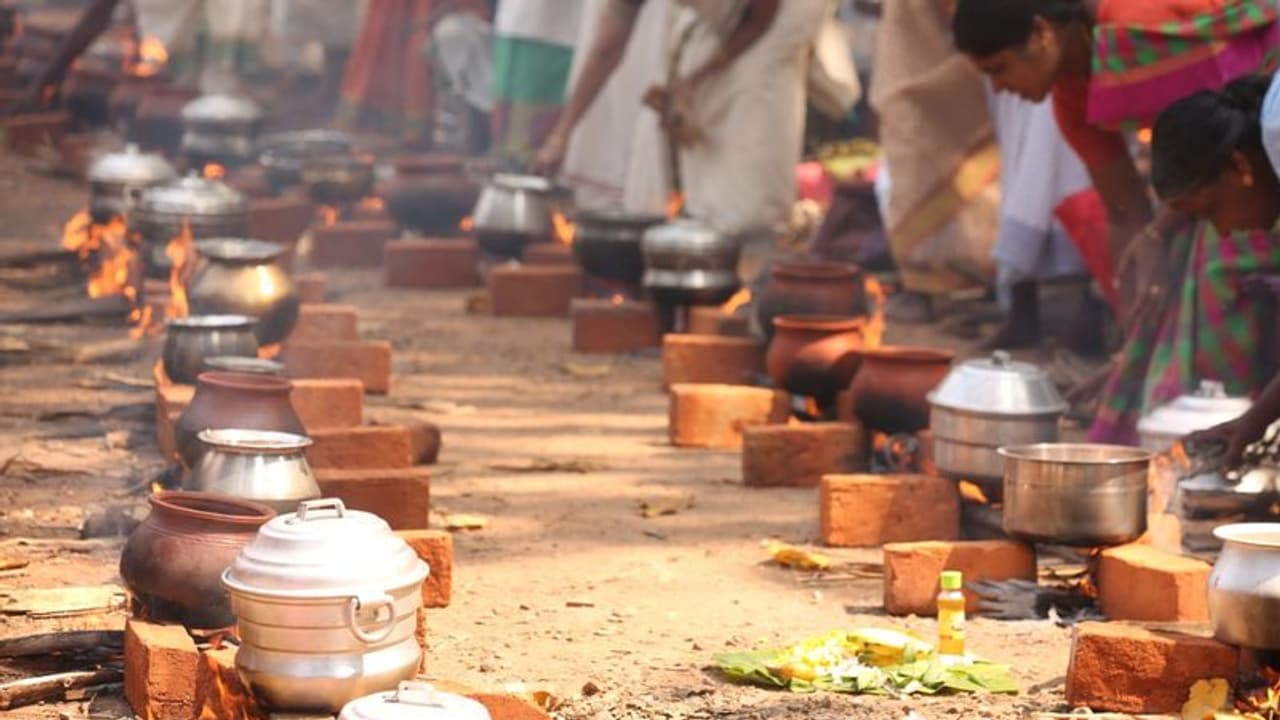 18 സ്പെഷ്യൽ ട്രെയിനുകൾ, 10 സ്ഥലങ്ങളിൽ കൂളറുകൾ, 179 സിസിടിവികൾ; ആറ്റുകാൽ പൊങ്കാല മഹോത്സവത്തിന് ഇന്ന് തുടക്കം!